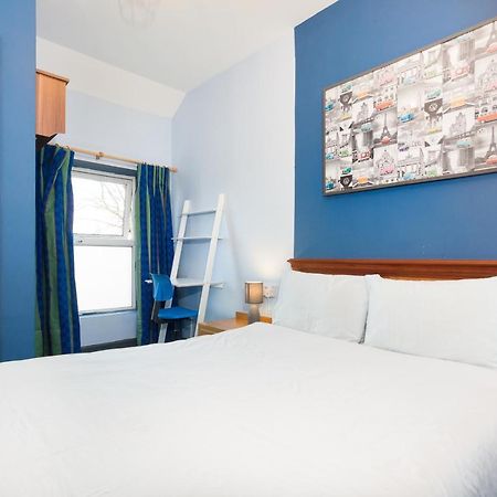Russell Scott Backpackers - Sheffield Hostel Buitenkant foto